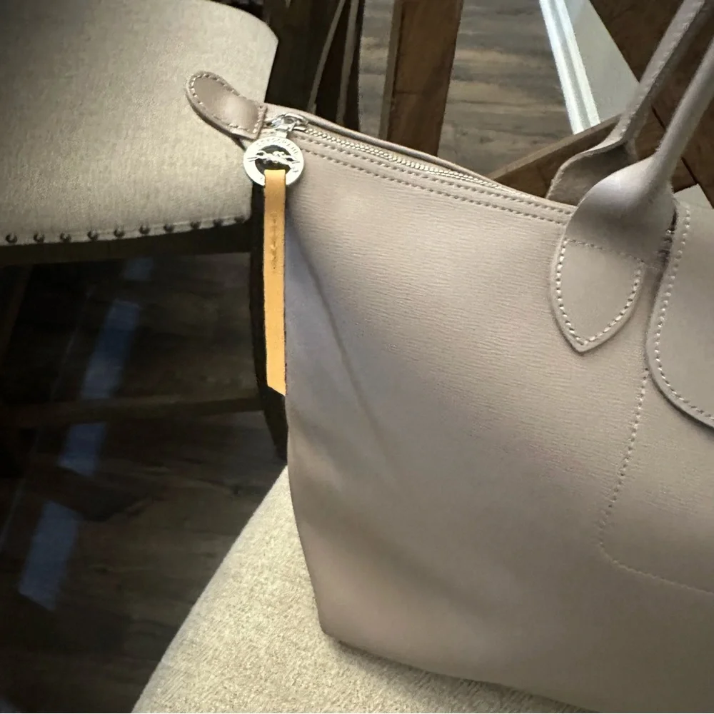 Longchamp Le Pliage City shoulder tote bag in the color taupe Large - Picture 10 of 16